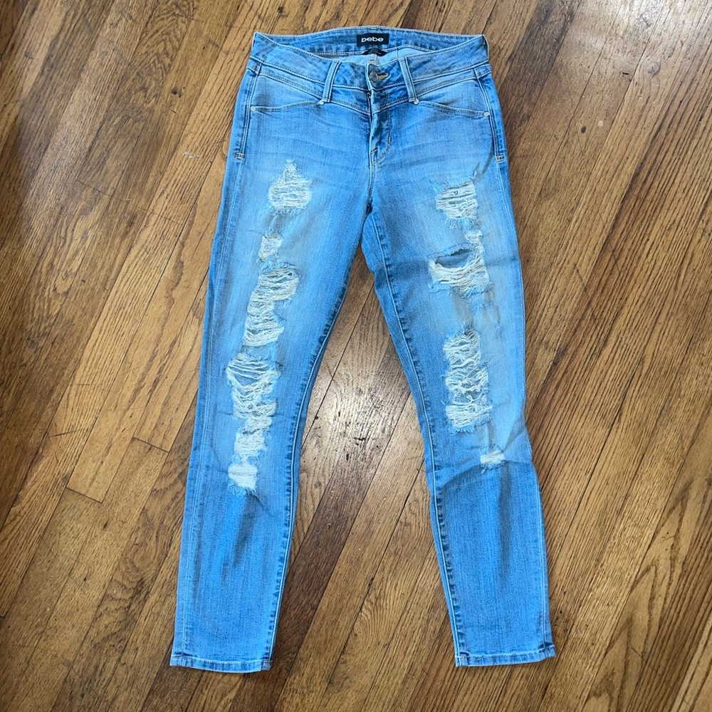 Bebe skinny girlfriend destructed light wash jeans size 25